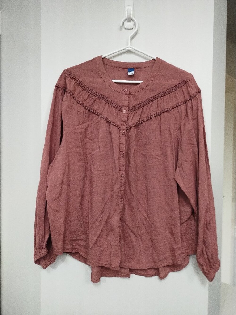 Old Navy cotton blend long sleeve button down poets blouse
